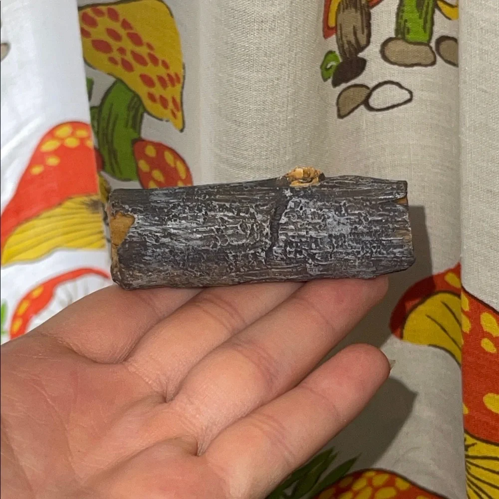 Reptile food or water dish Bowl and Log Accent